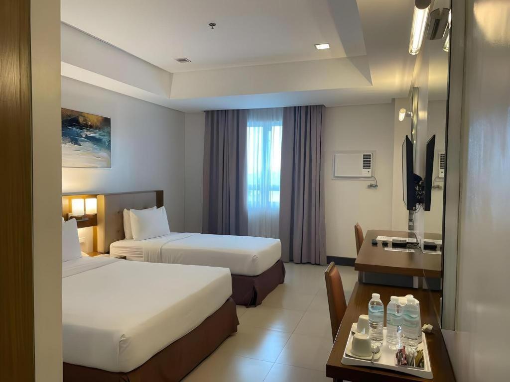 Diversion 21 Hotel Iloilo Zewnętrze zdjęcie